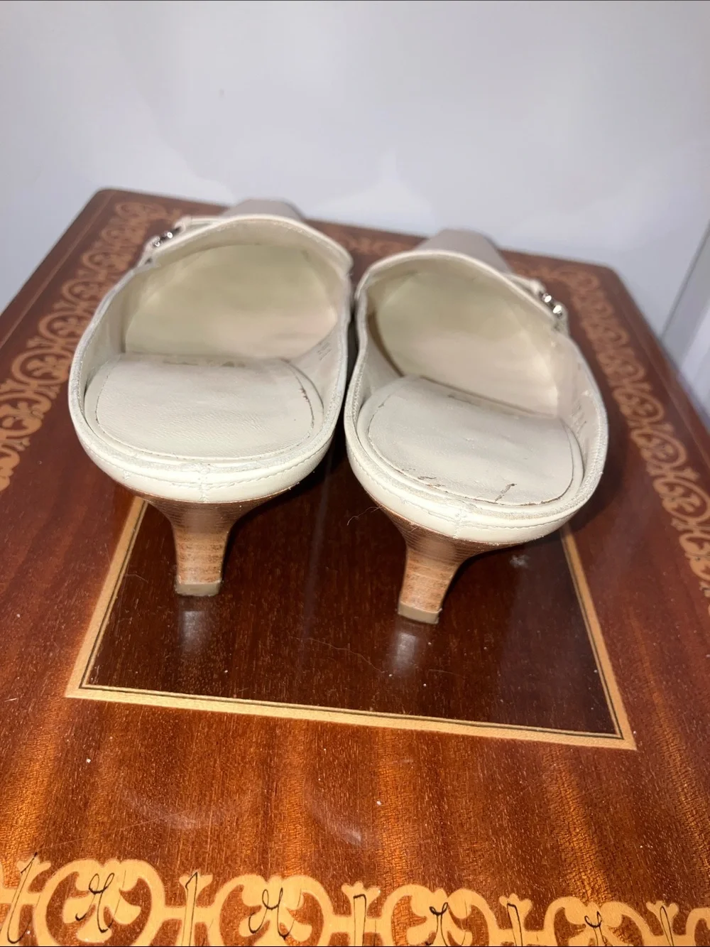 5.5  Ferragamo Tan slides  Shoes kitten heels EUC